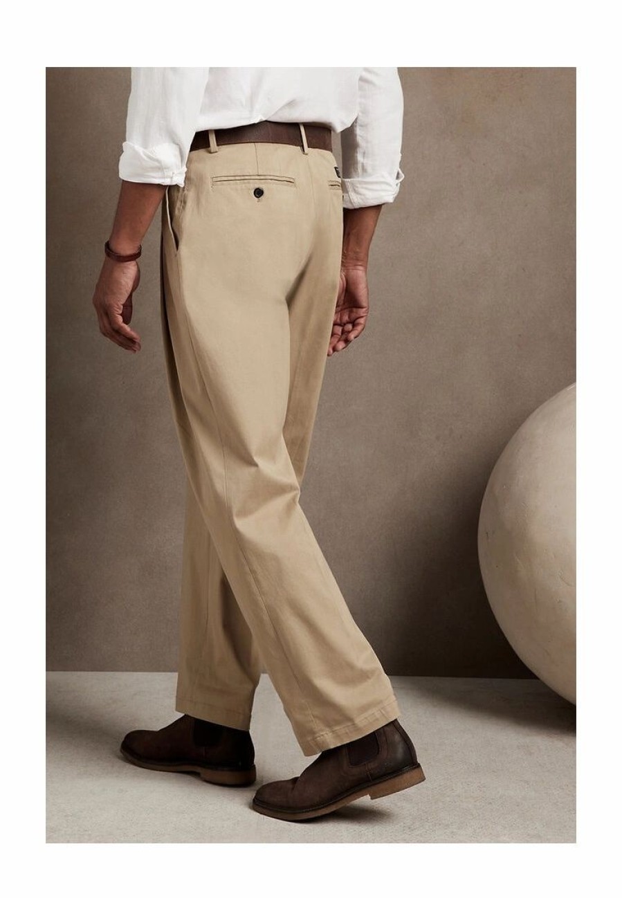 Men * | Banana Republic Archives Smithfield Pleated Rapid Movement Chinos